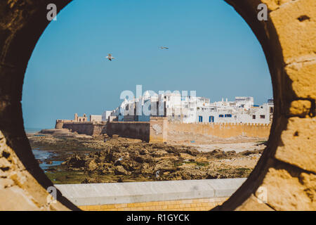 Vieille ville d'Essaouira et ses remparts, port de Skala. Côte de l'Atlantique, le Maroc, l'Afrique du Nord, Afrique Banque D'Images