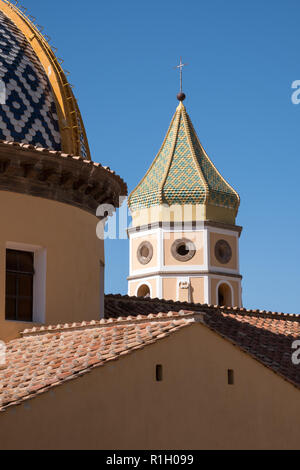 Praiano, Italie. Gros plan de l'église de San Gennaro dans la petite ville de Praiano, sur la côte amalfitaine, dans le sud de l'Italie Banque D'Images