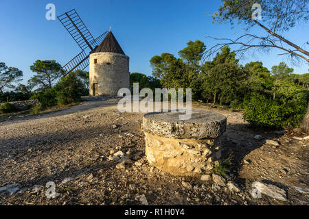 LE MOULIN TISSOT-AVON, près de moulin de Daudet, Fontvieille, Provence-Alpes-Côte d'Azur, Provence, France Banque D'Images