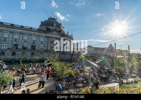 Spree, Strandbar Mitte , beach bar, air libre, danse, Berlin Banque D'Images