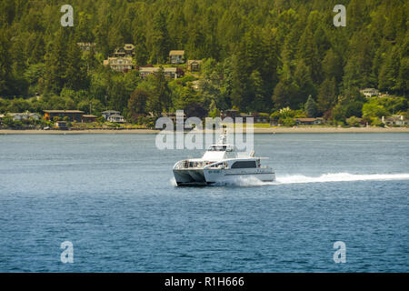 SEATTLE, Washington State, USA - Juin 2018 : traversée en ferry à passagers à grande vitesse Elliott Bay à Seattle. Banque D'Images