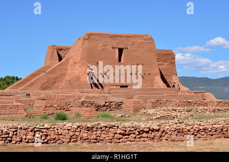 Publiez Pueblo Revolt (1680) remplacement église construite en 1717 sur une plus petite échelle, mais fait pour durer, Pecos National Historical Park, New Mexico, USA Banque D'Images