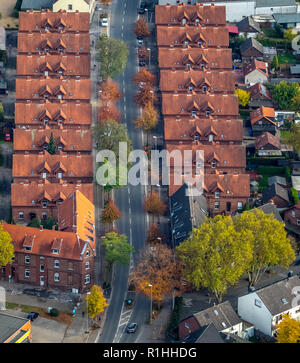 Vue aérienne, les mineurs des maisons, des toits de tuiles rouges, camp minier, maisons uniformes, Kirchheller road, toits de tuiles rouges, Gladbeck, Ruhr, Nordrhein-Westfalen, Allemand Banque D'Images