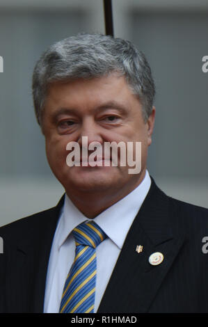 Novembre 11, 2018 - Paris, France : le Président ukrainien Porochenko arrive à l'Elysée pour rejoindre la commémoration de l'Armistice. Plus de 60 chefs d'Etat et de gouvernement et dirigeants des grandes institutions financières internationales ont fait le déplacement a Paris pour assister à la commémoration du centieme anniversaire de l'armistice du 11 novembre 1918. *** FRANCE / PAS DE VENTES DE MÉDIAS FRANÇAIS *** Banque D'Images