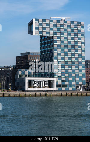 Bâtiment de SC à Rotterdam, vue à partir de l'eau Banque D'Images