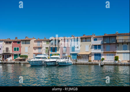 Port Griamud ville lagune, Var, Provence-Alpes-Côte d'Azur, France, Europe Banque D'Images