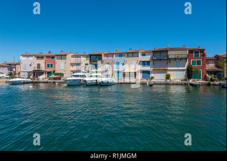 Port Griamud ville lagune, Var, Provence-Alpes-Côte d'Azur, France, Europe Banque D'Images