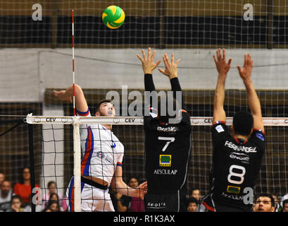 Novi Sad, Serbie 13 novembre 2018 ligue des champions de volley-ball CEV troisième tour de qualifications correspondent à la Voïvodine entre NS Seme(Serbie) et Chaumont VB 52 HM(France) photo Nenad Mihajlovic Crédit : Nenad Mihajlovic/Alamy Live News Banque D'Images