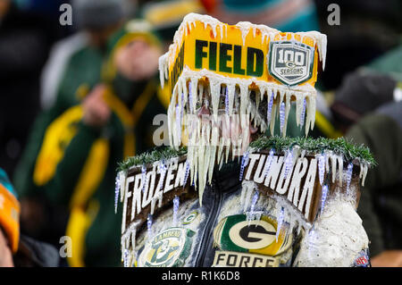 Green Bay, WI, USA. 11Th Nov, 2018. Un ventilateur de Green Bay ressemble au cours de la NFL football match entre les dauphins de Miami et les Packers de Green Bay à Lambeau Field de Green Bay, WI. Packers défait les dauphins 31-12. John Fisher/CSM/Alamy Live News Banque D'Images