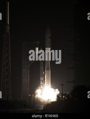 Lancement de l'Alliance de l'AEHF Atlas V-4 décollera le 17 octobre 2018 à partir de la base aérienne de Cap Canaveral, en Floride, c'était la quatrième dans le satellite de communication extrêmement haute fréquence avancée (AEHF) series pour l'US Air Force. Banque D'Images