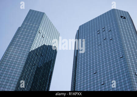 Tours jumelles de la Deutsche Bank, Deutsche-Bank-Hochhaus, gesehen von der Guiollettstraße, Deutsche Bank, Francfort, Allemagne Banque D'Images