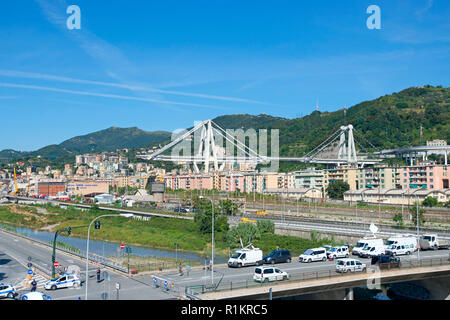 Gênes, Italie, ce qui reste d'effondrement Morandi pont reliant une autoroute a10 après une défaillance structurale causant 43 blessés le 14 août 2018 Banque D'Images