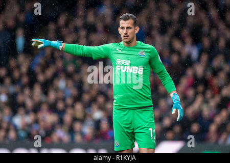 Londres, ANGLETERRE - 22 SEPTEMBRE : Martin Dubravka de Newcastle United lors du premier match de championnat entre Newcastle United et Crystal Palace à Selhurst Park le 22 septembre 2018 à Londres, Royaume-Uni. (MB) Banque D'Images