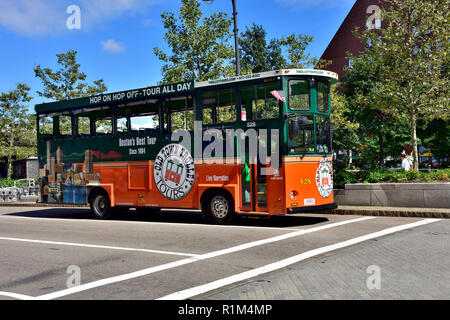 Old Town Trolley hop on hop off bus visite guidée, Boston, Massachusetts, USA Banque D'Images