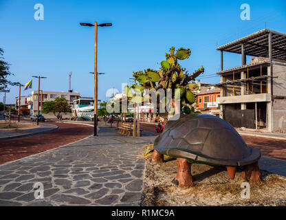 Monument tortue, Puerto Baquerizo Moreno, San Cristobal ou Chatham Island, Galapagos, Equateur Banque D'Images