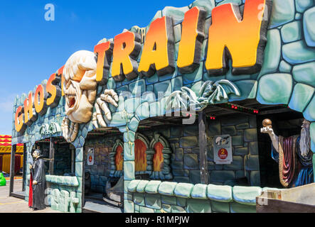 Great Yarmouth Pleasure Beach manèges forains Ghost train ride South Road Great Yarmouth Norfolk England GB UK Europe Banque D'Images