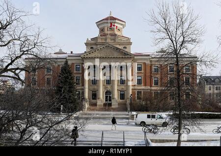 WINNIPEG, CANADA - 2014-11-19 : vue d'hiver sur l'Université du Manitoba au bâtiment de l'Administration. Banque D'Images