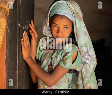 Portrait d'une jeune fille camerounaise, le nord du Cameroun. Banque D'Images