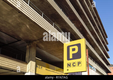 Un parking NCP multiniveau sur Welford Road dans le centre-ville de Leicester, Royaume-Uni. Banque D'Images