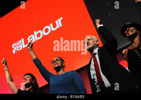 Liverpool, en Angleterre. 26 Septembre, 2018. Jeremy Corbyn MP, chef du parti travailliste se joint aux membres de la population de Liverpool's Choir dans le chant de la P Banque D'Images