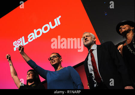 Liverpool, en Angleterre. 26 Septembre, 2018. Jeremy Corbyn MP, chef du parti travailliste se joint aux membres de la population de Liverpool's Choir dans le chant de la P Banque D'Images