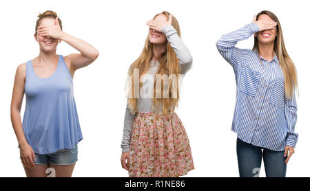 Collage de groupe de femmes de plus blonde fond isolé sourire et rire avec la main sur le visage pour les yeux pour une surprise. Concept aveugle. Banque D'Images