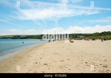 Studland, Dorset, UK - 8 juillet 2016 : le soleil d'été apporte aux visiteurs d'apprécier les activités de loisirs autour de la plage de la baie de Studland bien connu. Studland sur l'île de Purbeck dans le Dorset est célèbre pour ses plages et réserve naturelle. Banque D'Images