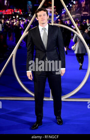 Callum Turner participant à la fantastique bêtes : les crimes de Grindelwald UK premiere tenue à Leicester Square, Londres. Banque D'Images