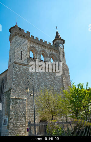 L'impressionnante église du xiiie siècle de Saint-André, Monflanquin, Lot-et-Garonne, France. Cette ville pittoresque est un membre de 'Les Plus Beaux Villages de France' Association et est généralement accepté d'être l'un des plus intacts dans le passé des exemples d'une bastide médiévale. Banque D'Images