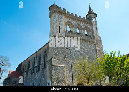 L'impressionnante église du xiiie siècle de Saint-André, Monflanquin, Lot-et-Garonne, France. Cette ville pittoresque est un membre de 'Les Plus Beaux Villages de France' Association et est généralement accepté d'être l'un des plus intacts dans le passé des exemples d'une bastide médiévale. Banque D'Images