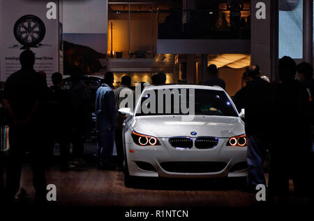 Los Angeles, Californie / USA - 11/23/2007 : BMW M5 affichée à l'Auto Show Banque D'Images