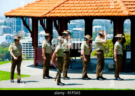 PERTH, AUSTRALIE - Novembre 11, 2018 : Centenaire le Jour du Souvenir au Monument commémoratif de guerre à l'État du Parc Kings Banque D'Images