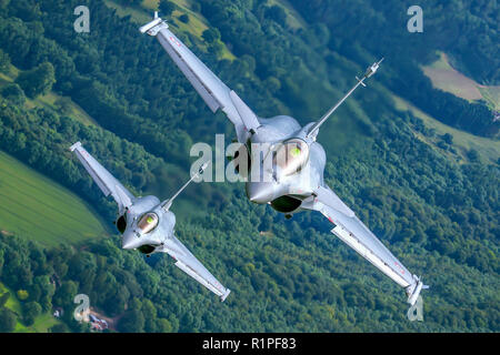 Dassault Rafale est un bimoteur français canard, aile delta, l'avion de combat polyvalent conçu et construit par Dassault Aviation. Équipé d'un grand r Banque D'Images