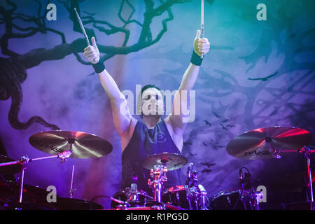 Danemark, Copenhague, 12 novembre 2018. Le groupe de death metal Kataklysm effectue un concert live à Pumpehuset à Copenhague. Ici le batteur Oli Beaudoin est vu sur scène. (Photo crédit : Gonzales Photo - Peter Troest). Banque D'Images
