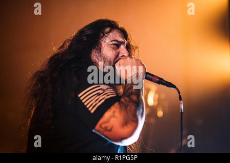Danemark, Copenhague, 12 novembre 2018. Le groupe de death metal Kataklysm effectue un concert live à Pumpehuset à Copenhague. Ici le chanteur Maurizio Iacono est vu sur scène. (Photo crédit : Gonzales Photo - Peter Troest). Banque D'Images