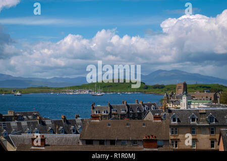 Vue sur les toits d'Oban, Scotland Banque D'Images