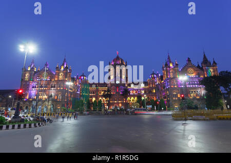 Maharaj Chhatrapati Shivaji Terminus (CSMT) est un site du patrimoine mondial de l'UNESCO et une gare ferroviaire historique Mumbai, Inde. Banque D'Images