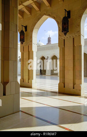 Impressionnant nouveau Sultan Qaboos Grand Mosque, Muscat, Oman. Banque D'Images