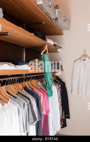 Armoire de rangement en bois Banque D'Images