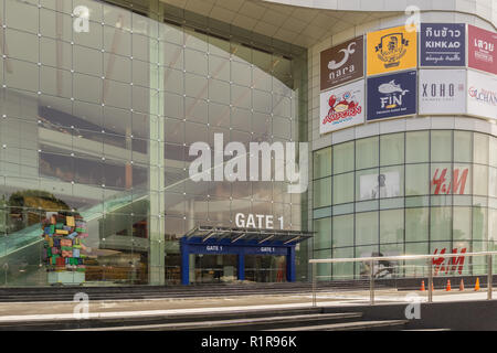 PATTAYA, THAÏLANDE - octobre 13,2018 : Terminal 21 c'est le grand centre commercial,nouveau dans la région de deuxième route avant l'ouverture six jours plus tard. Il contient de nombreux magasins, reste Banque D'Images