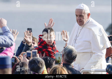 Cité du Vatican, Vatican. 14Th Nov 2018. Le pape François au cours de son audience générale hebdomadaire le mercredi sur la Place Saint-Pierre, au Vatican le 14 novembre 2018 Crédit : Sylvia Je suis intéressé/Alamy Live News Banque D'Images