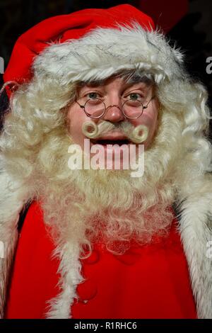 Londres, Royaume-Uni. 14 novembre, 2018. Le Père Noël lance la liste des jouets de rêve,l'Association des détaillants de jouets révèle 2018 Dream jouets pour Noël.L'église St Mary,London.UK Crédit : michael melia/Alamy Live News Banque D'Images