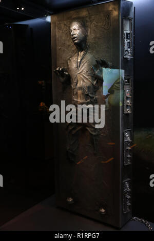 Sydney, Australie. 15 novembre 2018. Aperçu live de médias STAR WARS Identities : l'exposition au Powerhouse Museum. Sur la photo : Han Solo congelé dans la carbonite, palais de Jabba. Crédit : Richard Milnes/Alamy Live News Banque D'Images