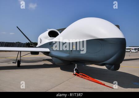 Northrop Grumman MQ-4C Triton véhicule aérien sans pilote de longue endurance à haute altitude, développement d'UAV pour la marine des États-Unis à partir de RQ-4 Global Hawk Banque D'Images