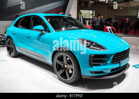 PARIS - Oct 3, 2018 : Nouvelle Porsche Macan 2019 voiture SUV présenté au Mondial de Paris. Banque D'Images