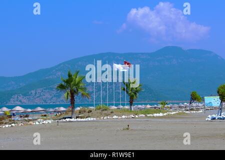 La plage d'Iztuzu, Dalyan, Turquie - 10 juillet 2018 : Vue de la plage d''Iztuzu beach resort, qui est aussi une conservation et de reproduction pour les tortues de mer locaux. Banque D'Images