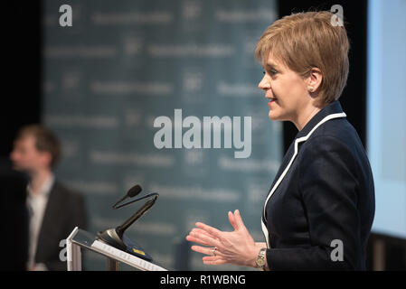 St John's Smith Square, Londres, Royaume-Uni. 29 Février, 2016. Nicola Sturgeon établit ce qu'elle considère comme les points positifs de l'adhésion à l'UE, tant pour l'Écosse une Banque D'Images