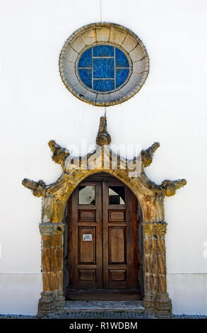 Église Matriz, Igreja Matriz de Monchique, portail principal de style manuélin, Monchique, Algarve, Portugal Banque D'Images