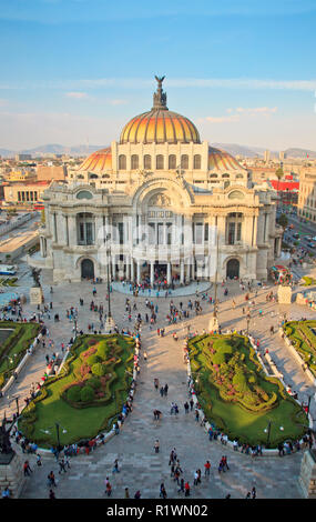 Palacio de Bellas Artes ou le Palais des Beaux-arts de la ville de Mexico, Mexique Banque D'Images