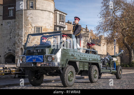 Londres, Royaume-Uni. 14Th Nov 2018. Tour de Londres des salves Royal 70e anniversaire de Son Altesse Royale le Prince de Galles. Crédit : Guy Josse/Alamy Live News Banque D'Images